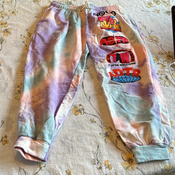 A Day to Remember (ADTR) Sweatpants Size S - Picture 2 of 3